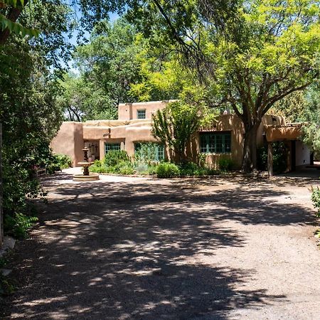 Historic Garden Retreat, 4 Bedrooms, Sleeps 8, Walk to Plaza, Fireplaces Santa Fe Exterior foto