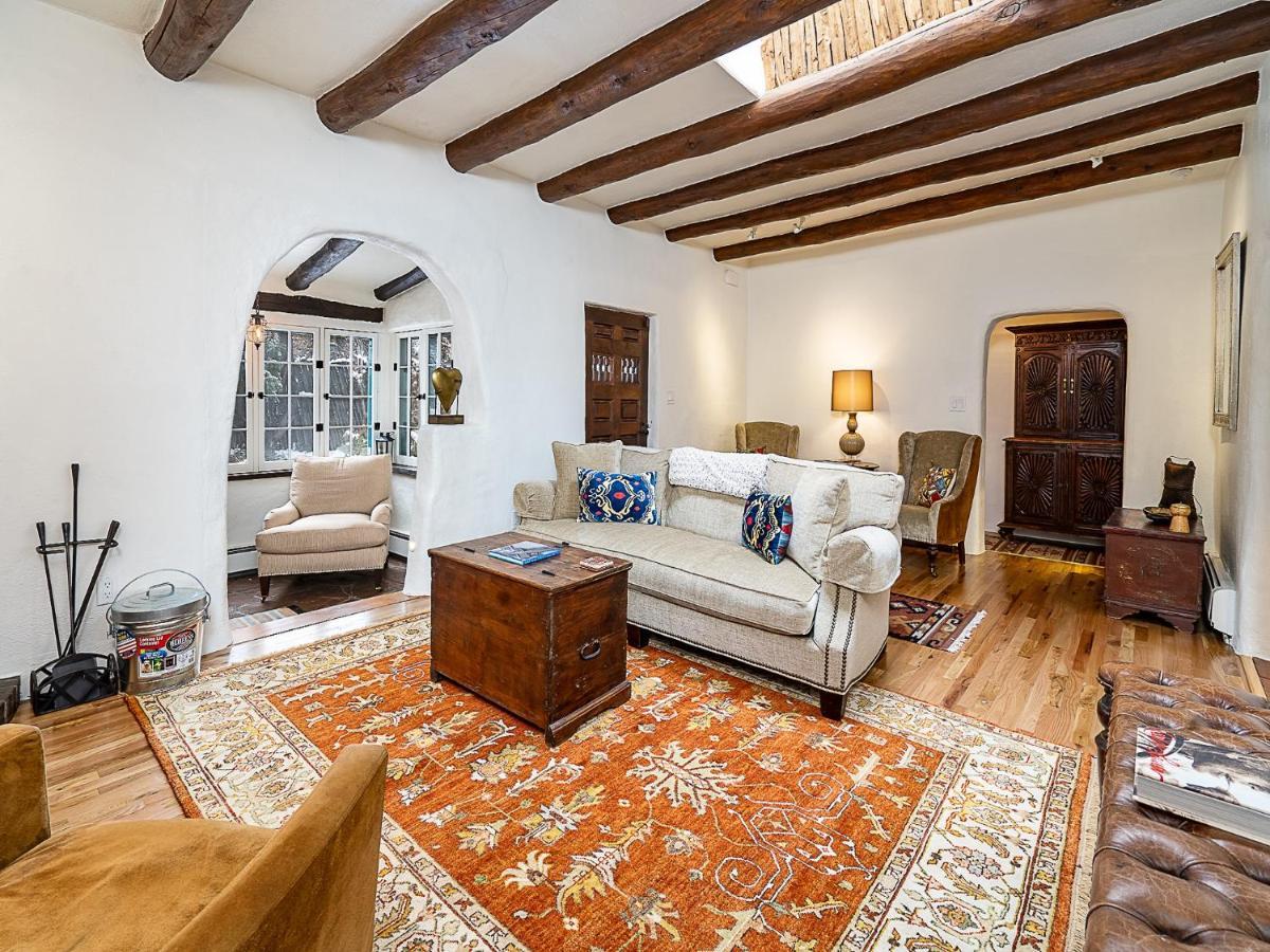 Historic Garden Retreat, 4 Bedrooms, Sleeps 8, Walk to Plaza, Fireplaces Santa Fe Exterior foto