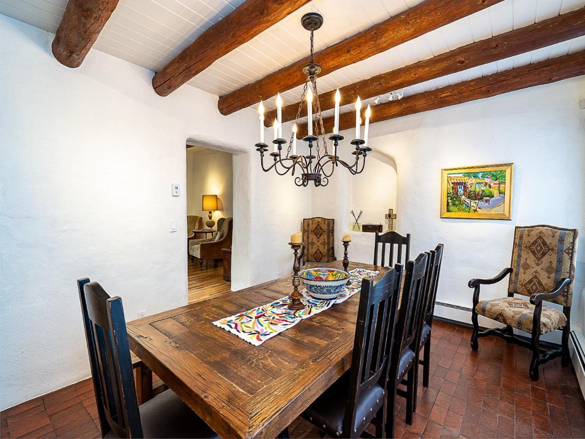 Historic Garden Retreat, 4 Bedrooms, Sleeps 8, Walk to Plaza, Fireplaces Santa Fe Exterior foto