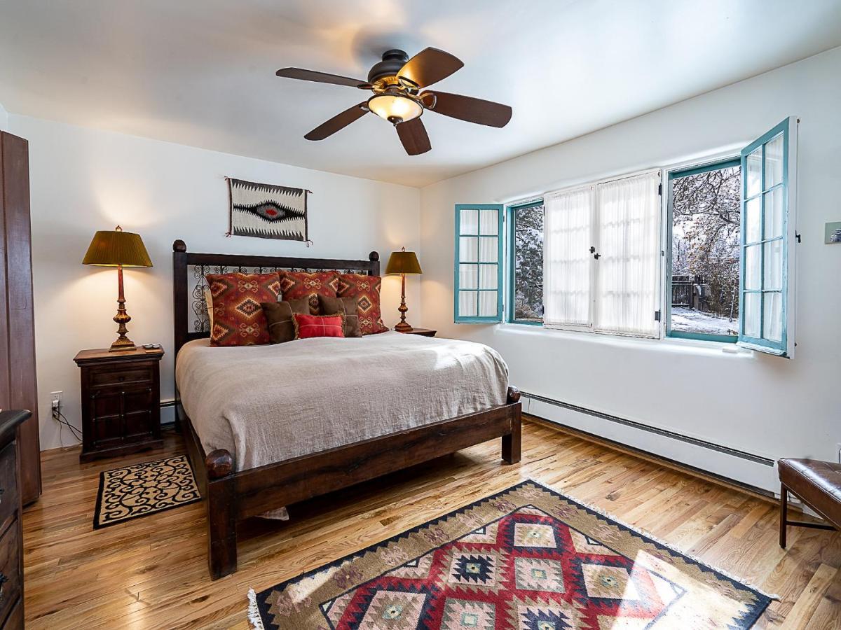 Historic Garden Retreat, 4 Bedrooms, Sleeps 8, Walk to Plaza, Fireplaces Santa Fe Exterior foto