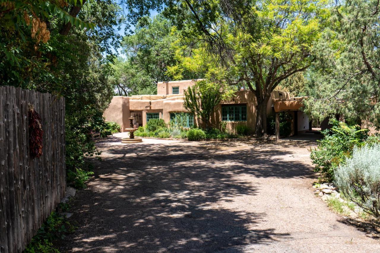 Historic Garden Retreat, 4 Bedrooms, Sleeps 8, Walk to Plaza, Fireplaces Santa Fe Exterior foto