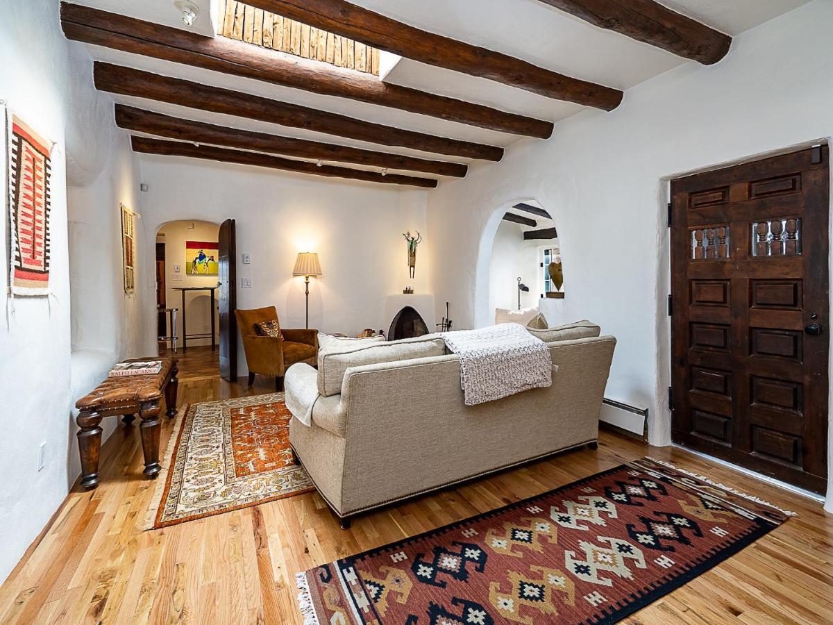 Historic Garden Retreat, 4 Bedrooms, Sleeps 8, Walk to Plaza, Fireplaces Santa Fe Exterior foto