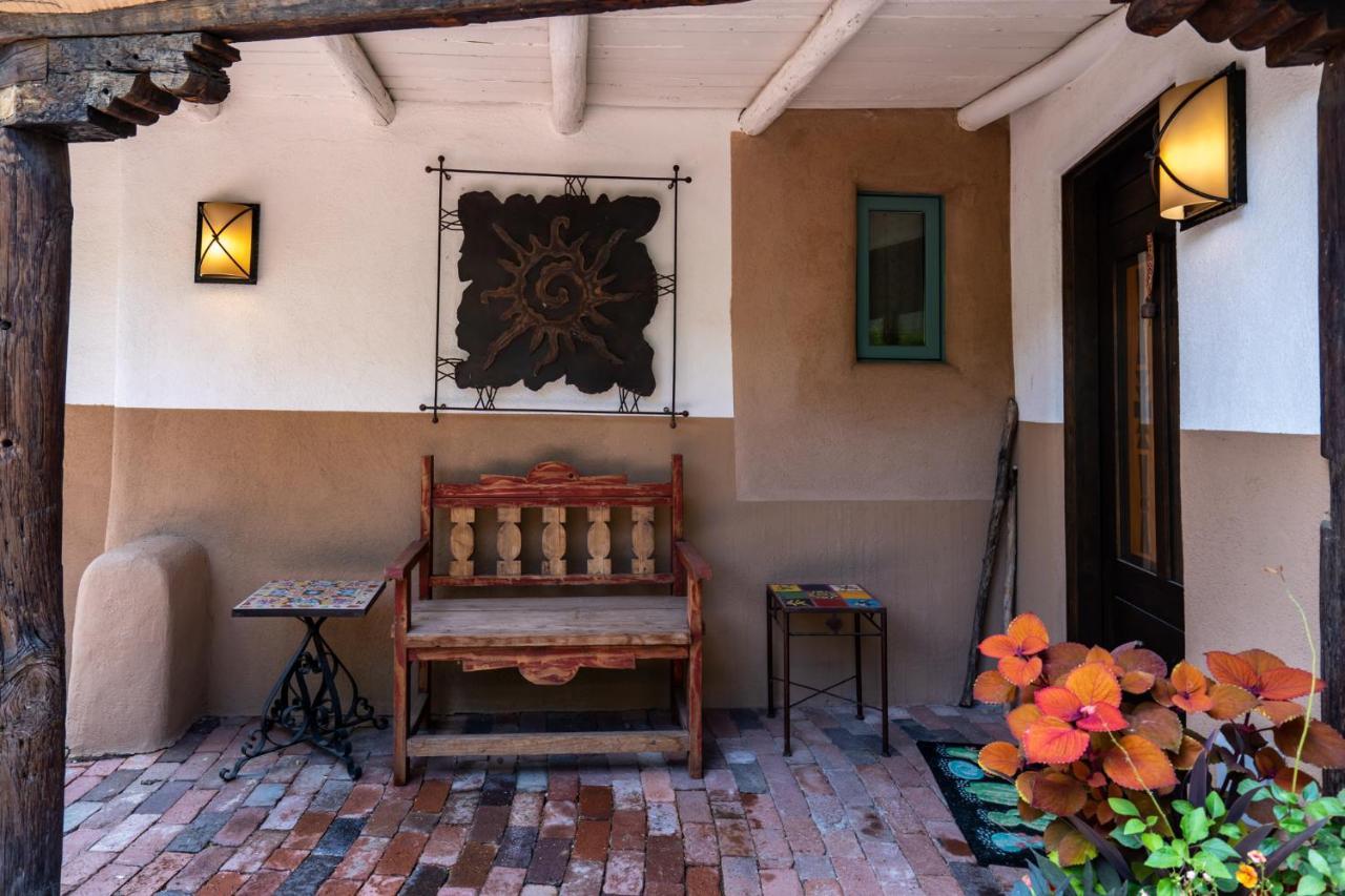 Historic Garden Retreat, 4 Bedrooms, Sleeps 8, Walk to Plaza, Fireplaces Santa Fe Exterior foto