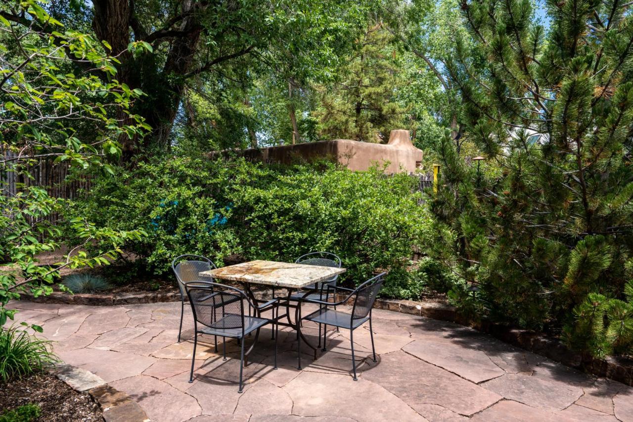 Historic Garden Retreat, 4 Bedrooms, Sleeps 8, Walk to Plaza, Fireplaces Santa Fe Exterior foto