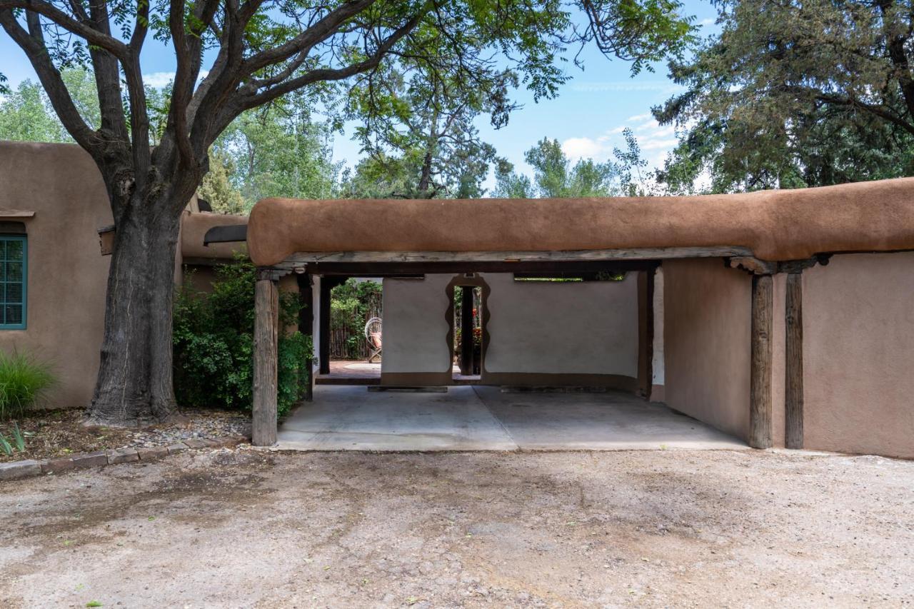 Historic Garden Retreat, 4 Bedrooms, Sleeps 8, Walk to Plaza, Fireplaces Santa Fe Exterior foto