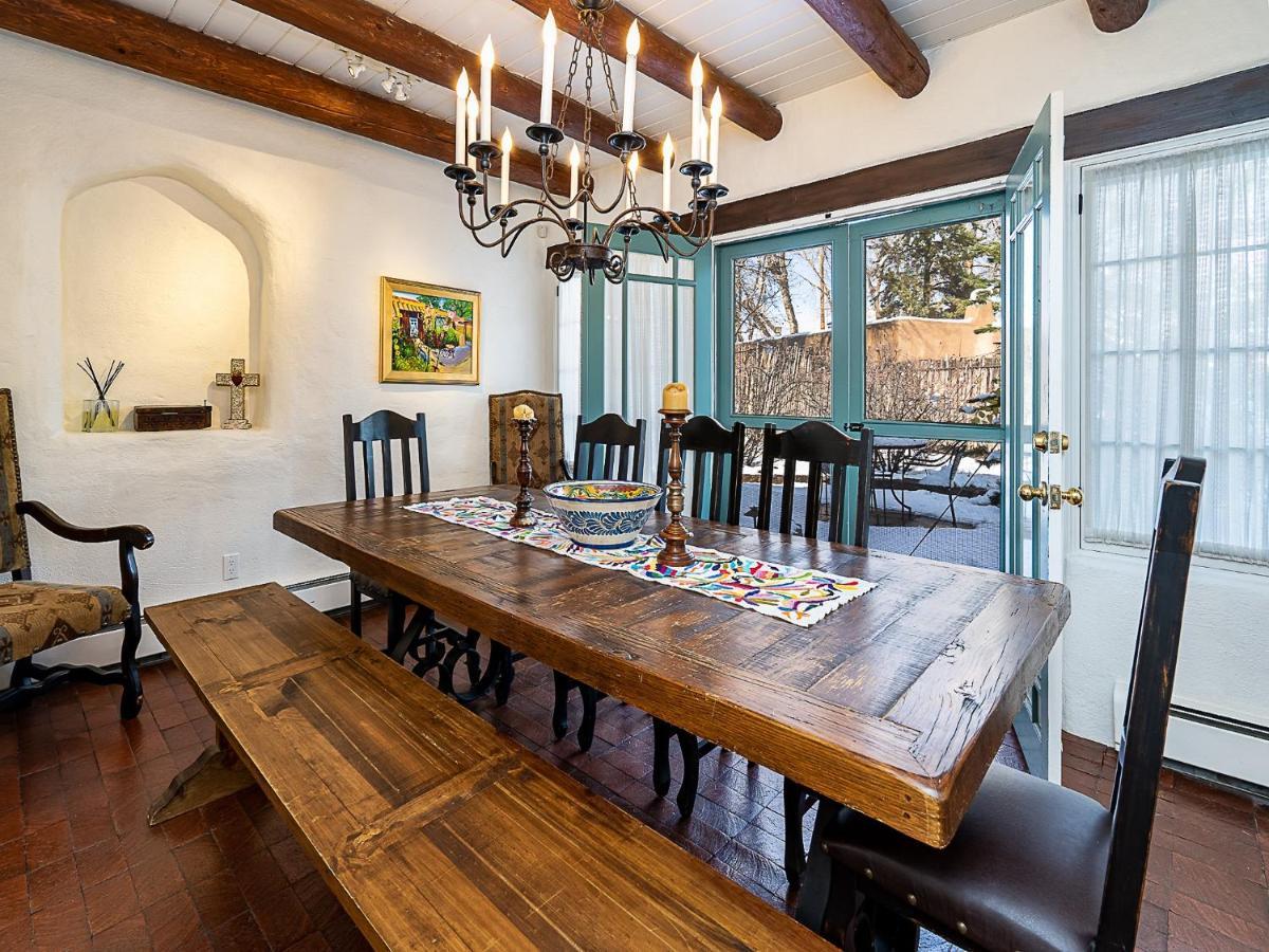 Historic Garden Retreat, 4 Bedrooms, Sleeps 8, Walk to Plaza, Fireplaces Santa Fe Exterior foto